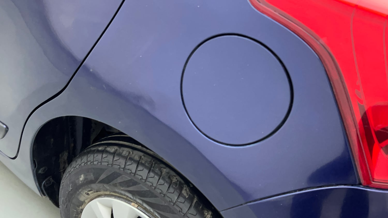 Used 2022 Maruti Suzuki Swift VXi Petrol Manual dents MINOR SCRATCH