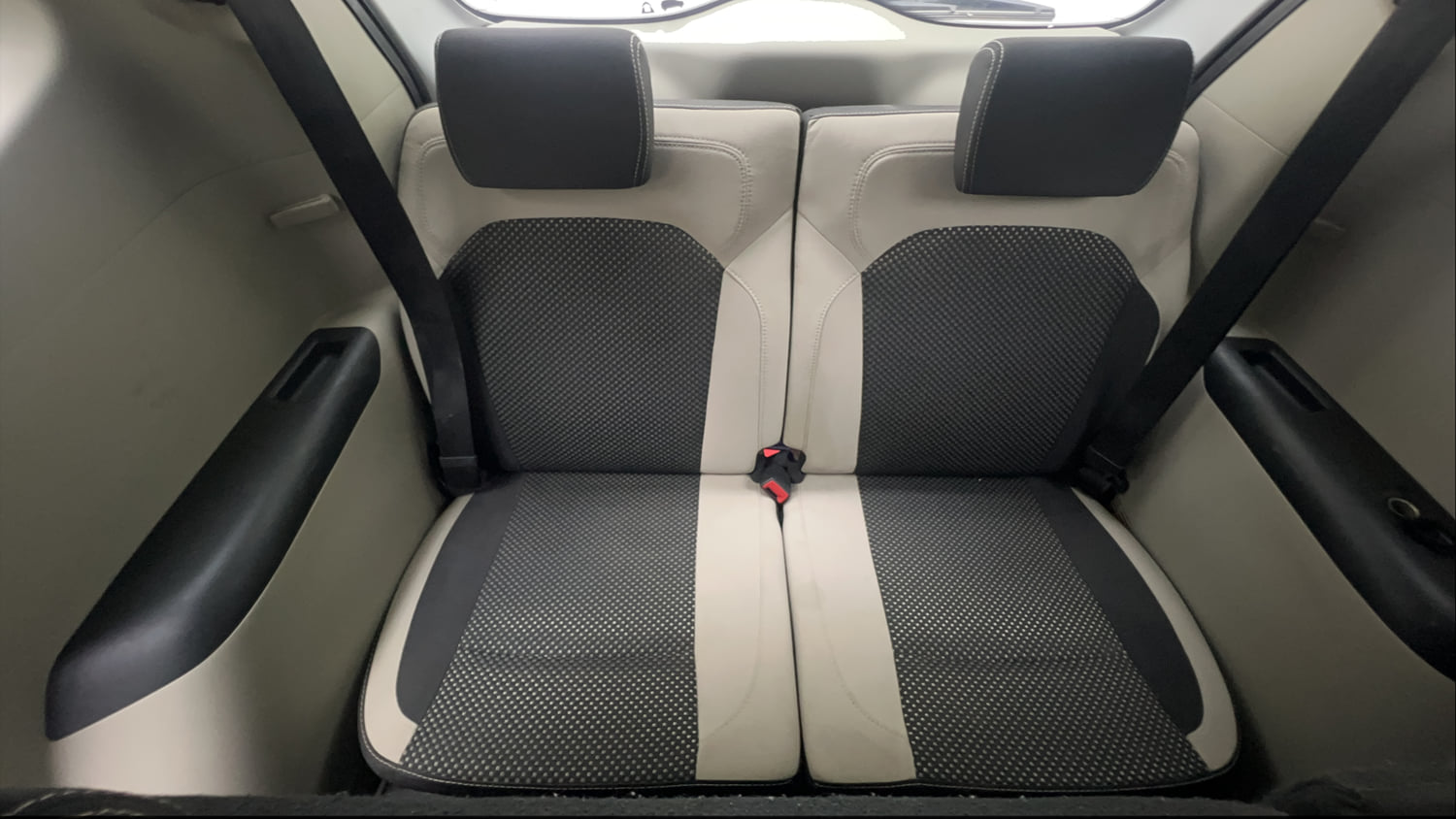 Used 2020 Renault Triber RXZ Petrol Manual interior THIRD ROW SEAT