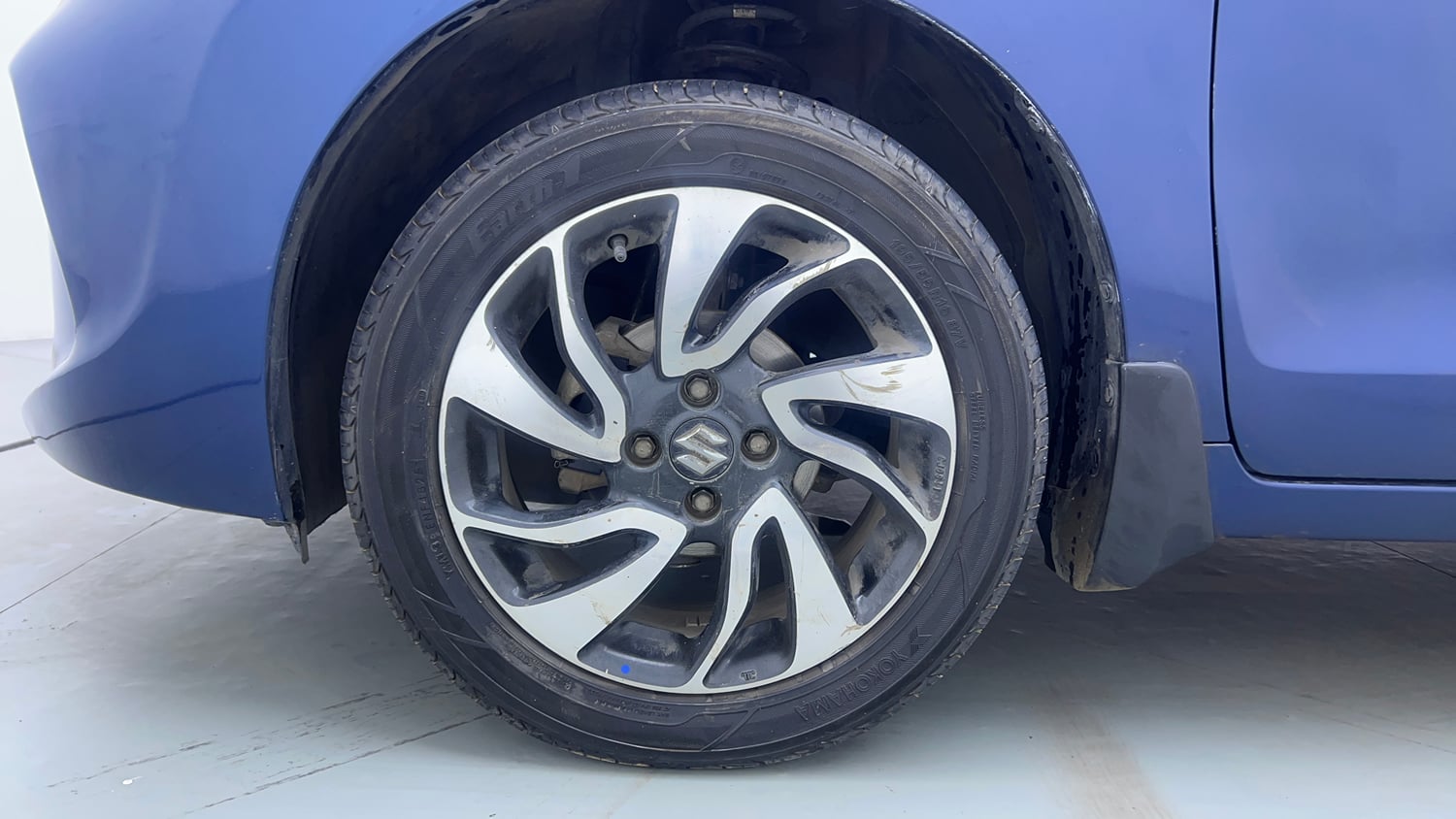 Used 2021 Maruti Suzuki Baleno Zeta Petrol Manual tyres LEFT FRONT TYRE RIM VIEW