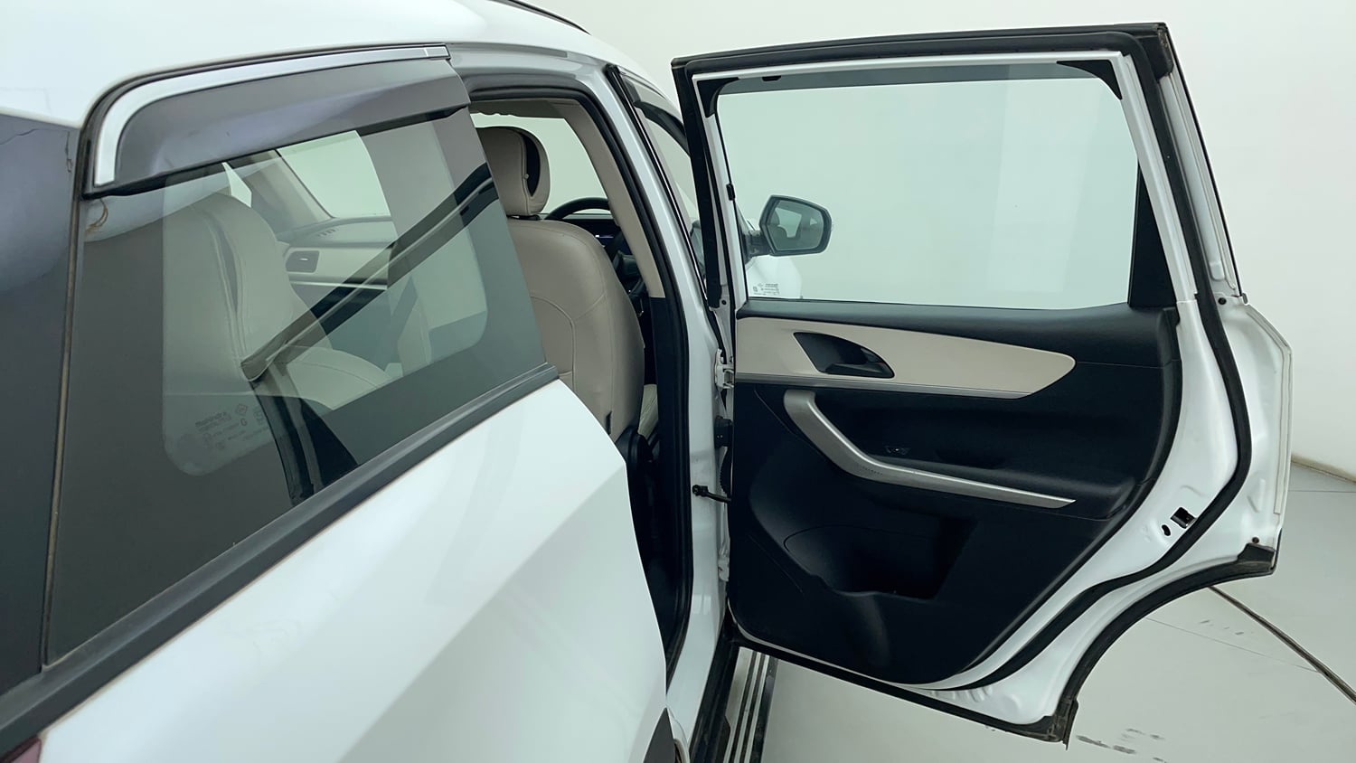 Used 2022 Mahindra XUV700 AX 3 Petrol MT 5 STR Petrol Manual interior RIGHT REAR DOOR OPEN VIEW