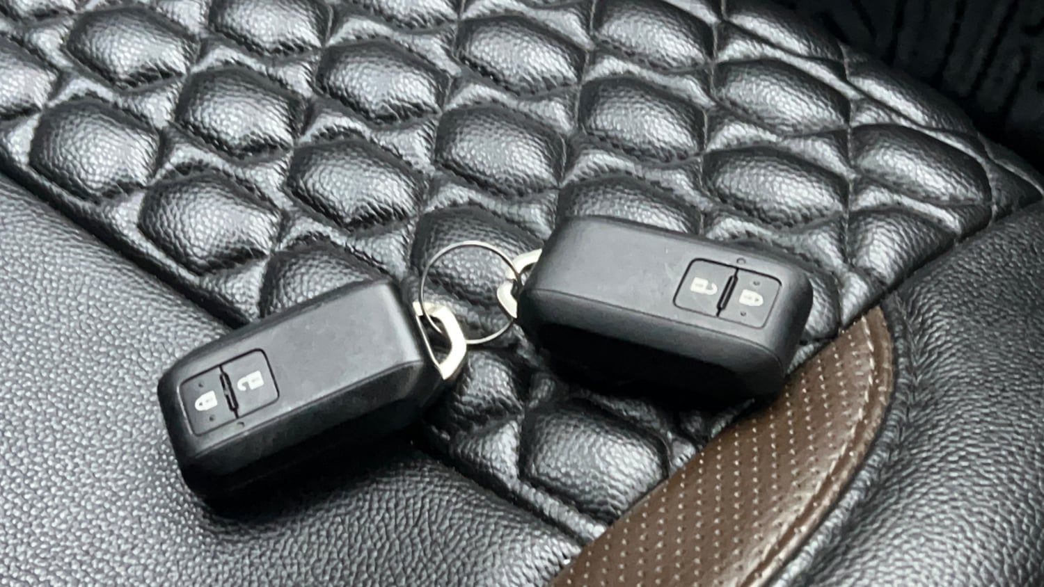 Used 2023 Maruti Suzuki Brezza ZXi Petrol Manual extra CAR KEY VIEW