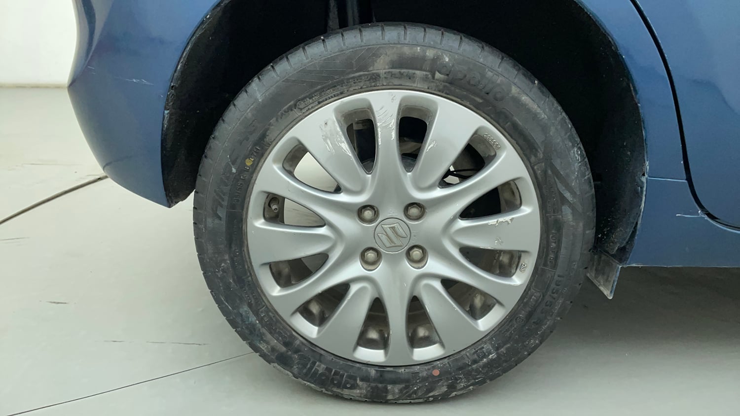 Used 2018 Maruti Suzuki Baleno Zeta 1.2 Petrol Manual tyres RIGHT REAR TYRE RIM VIEW