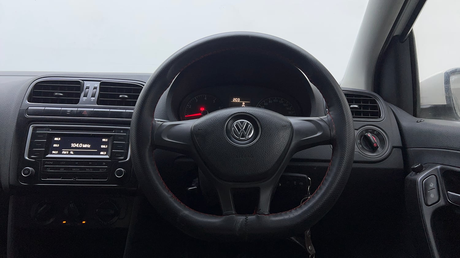 Used 2018 Volkswagen Polo Comfortline 1.0L (P) Petrol Manual interior STEERING VIEW