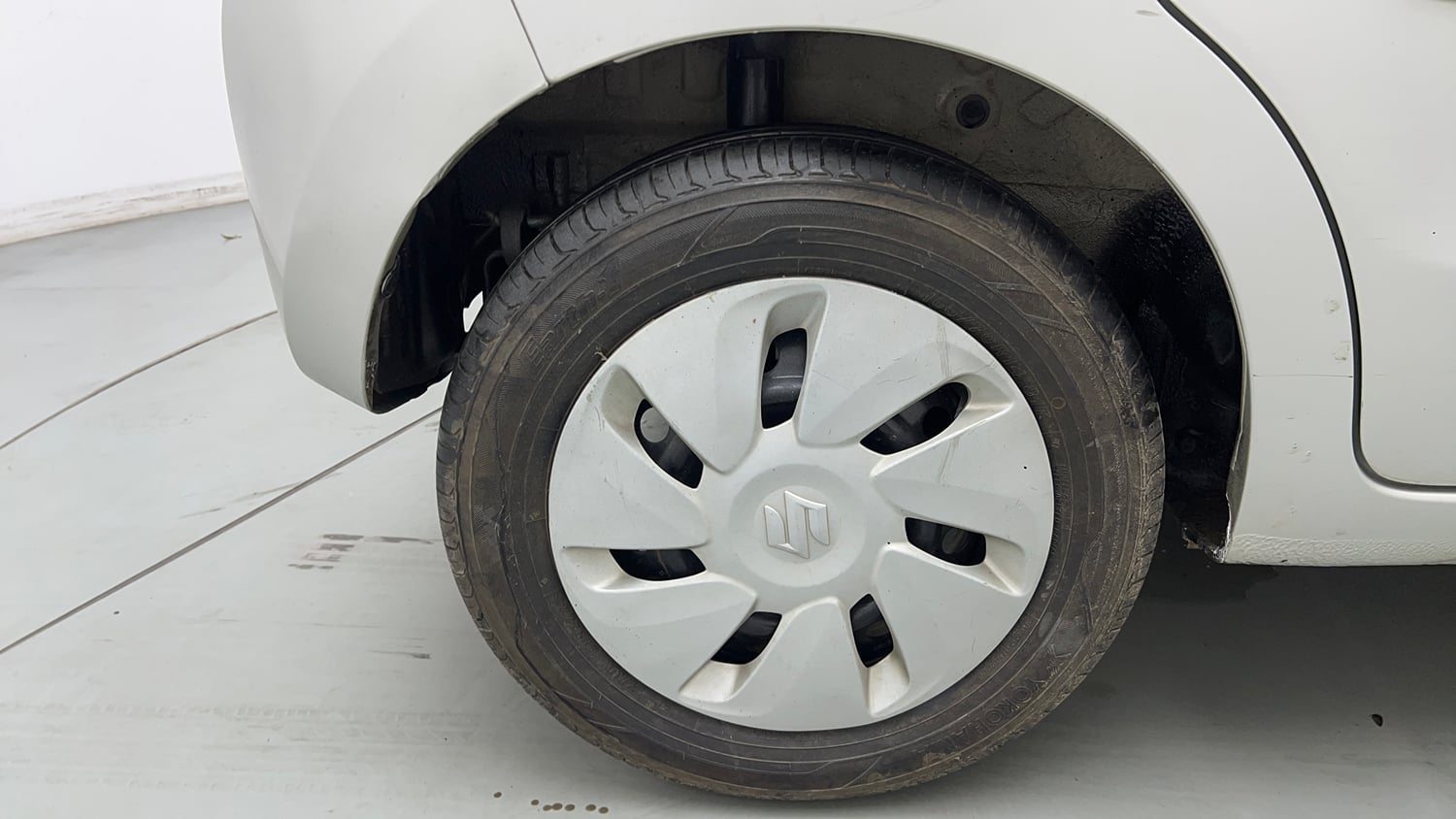Used 2017 Maruti Suzuki Celerio ZXi AMT Petrol Automatic tyres RIGHT REAR TYRE RIM VIEW