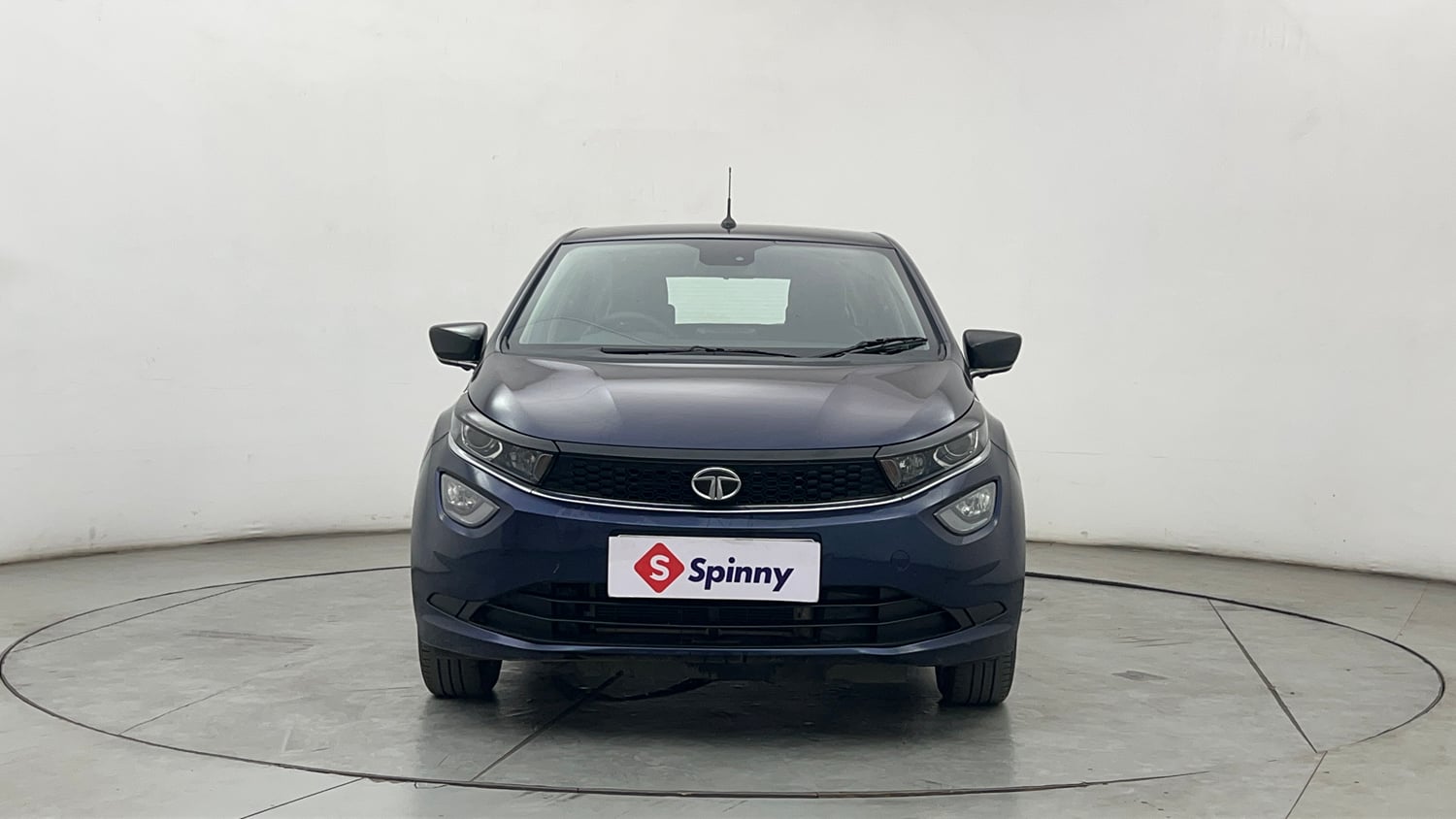Used 2023 Tata Altroz XZ Petrol Petrol Manual exterior FRONT VIEW