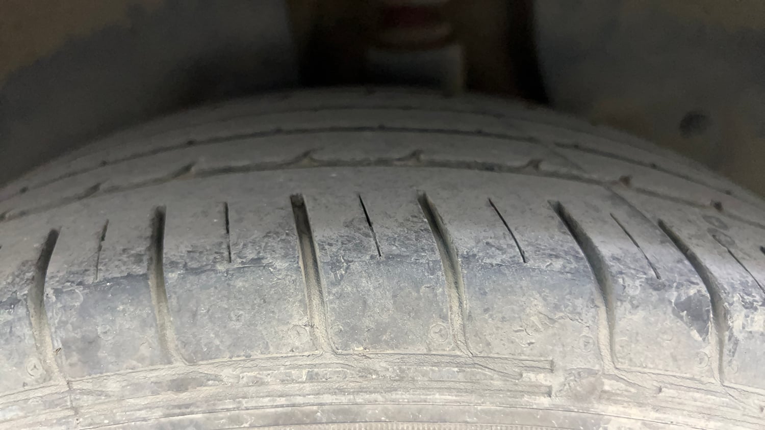 Used 2018 Hyundai Creta SX 1.6 AT Petrol Petrol Automatic tyres LEFT REAR TYRE TREAD VIEW