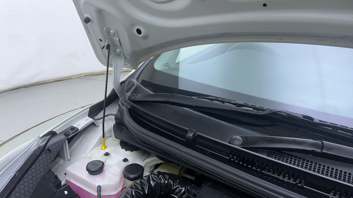 Used 2022 Hyundai Grand i10 Nios Sportz 1.2 Kappa VTVT Petrol Manual engine ENGINE RIGHT SIDE HINGE & APRON VIEW