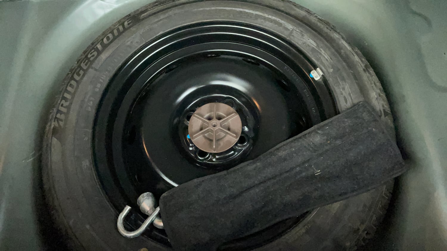 Used 2022 Maruti Suzuki Ignis Alpha 1.2 MT Petrol Manual tyres SPARE TYRE VIEW