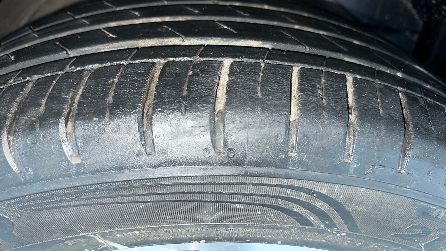 Used 2021 MG Motors Hector Sharp 1.5 Petrol CVT Petrol Automatic tyres RIGHT FRONT TYRE TREAD VIEW