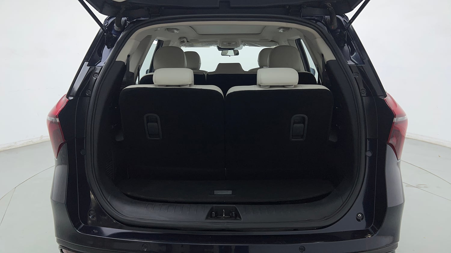 Used 2024 Mahindra XUV700 AX 7 Luxury Pack Petrol AT 7 STR Petrol Automatic interior DICKY INSIDE VIEW