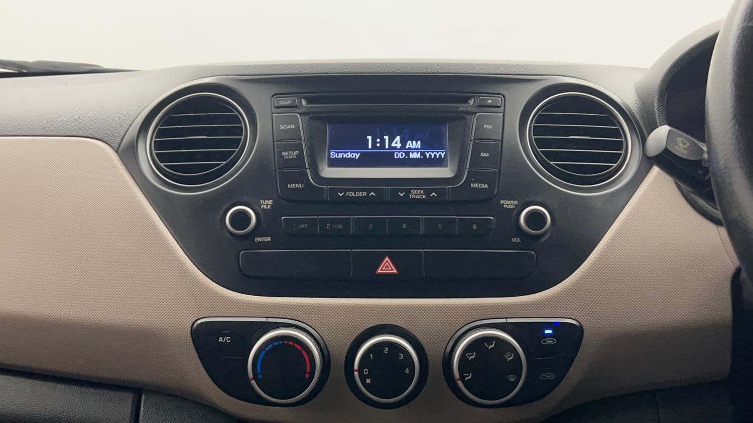 Used 2013 Hyundai Grand i10 Sportz 1.2 Kappa VTVT Petrol Manual top_features Integrated (in-dash) music system