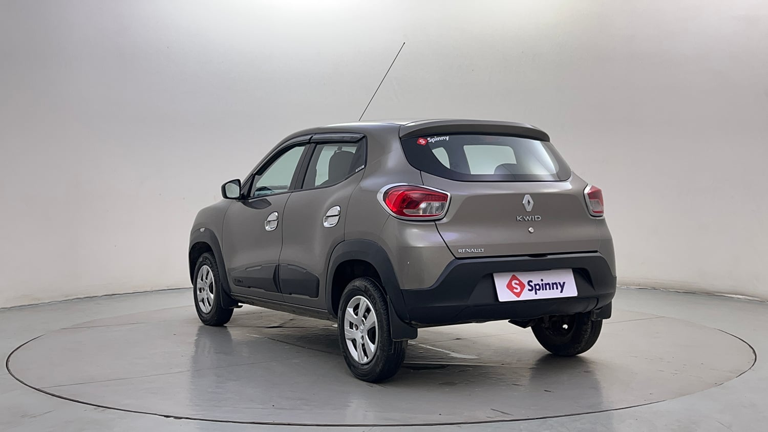 Used 2016 Renault Kwid RXT Petrol Manual exterior LEFT REAR CORNER VIEW
