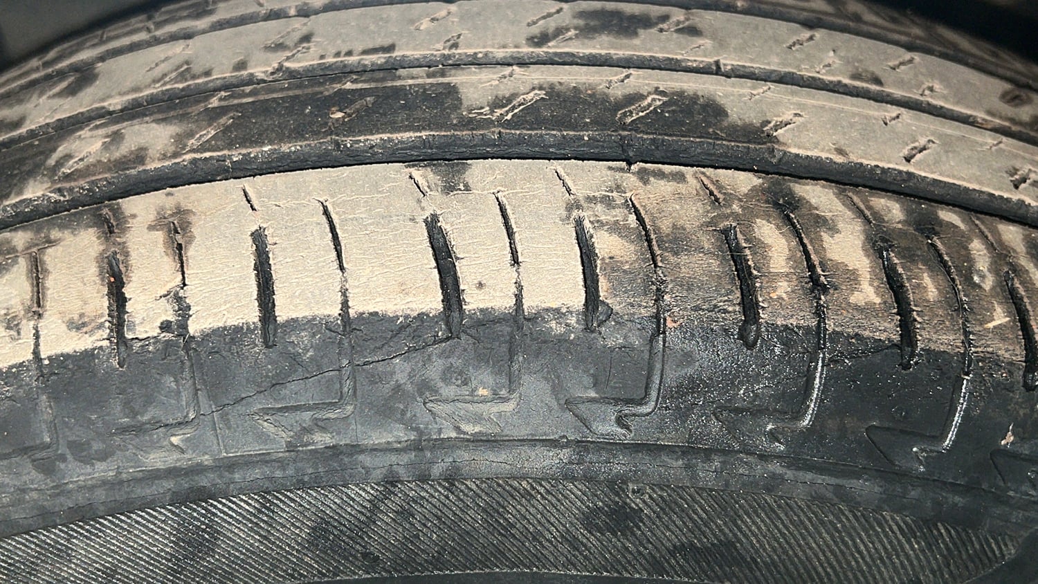Used 2020 Maruti Suzuki Ignis Sigma 1.2 MT Petrol Manual tyres LEFT FRONT TYRE TREAD VIEW