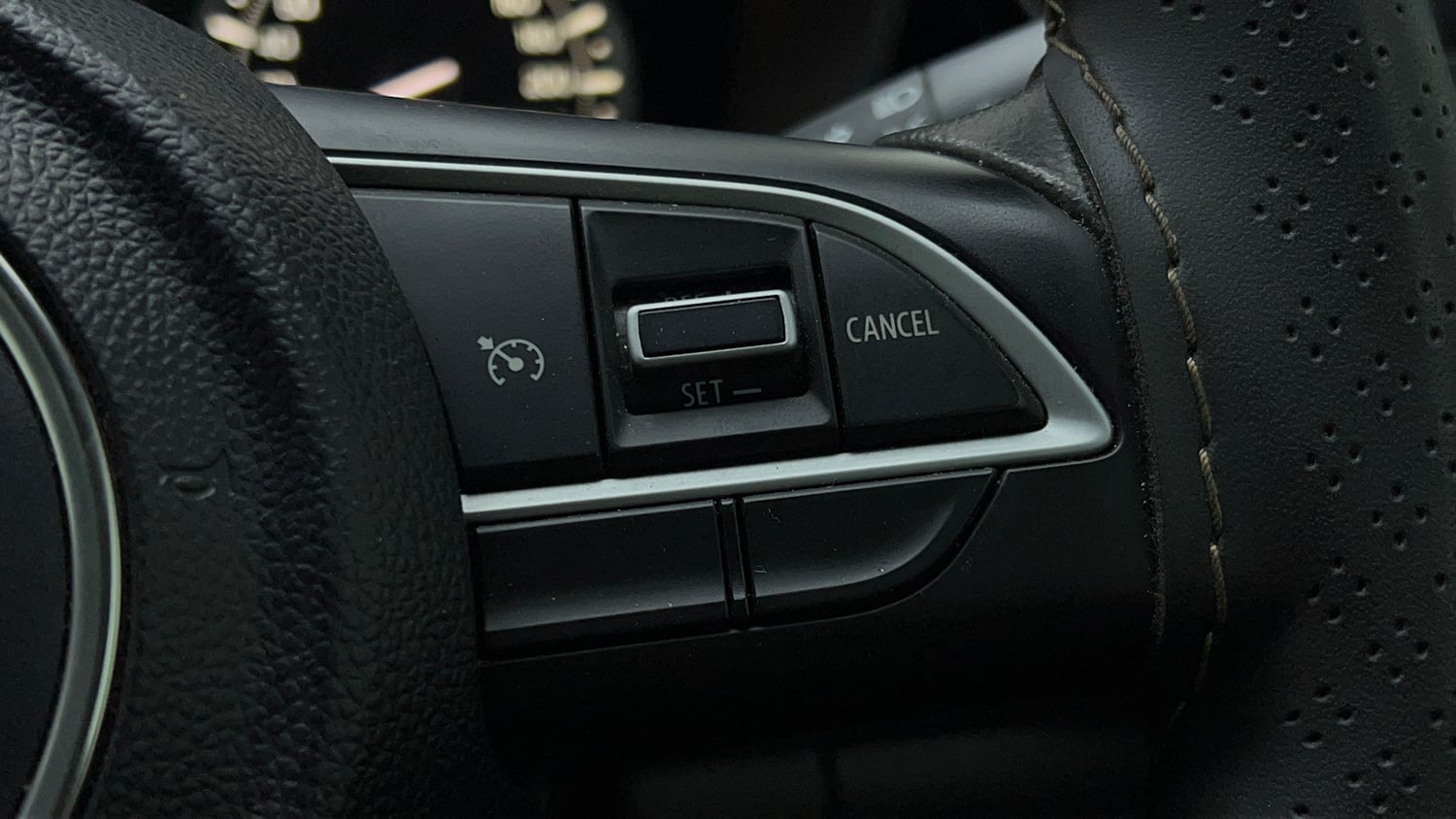 Used 2024 Maruti Suzuki Grand Vitara Zeta Smart Hybrid Petrol Manual top_features Cruise control