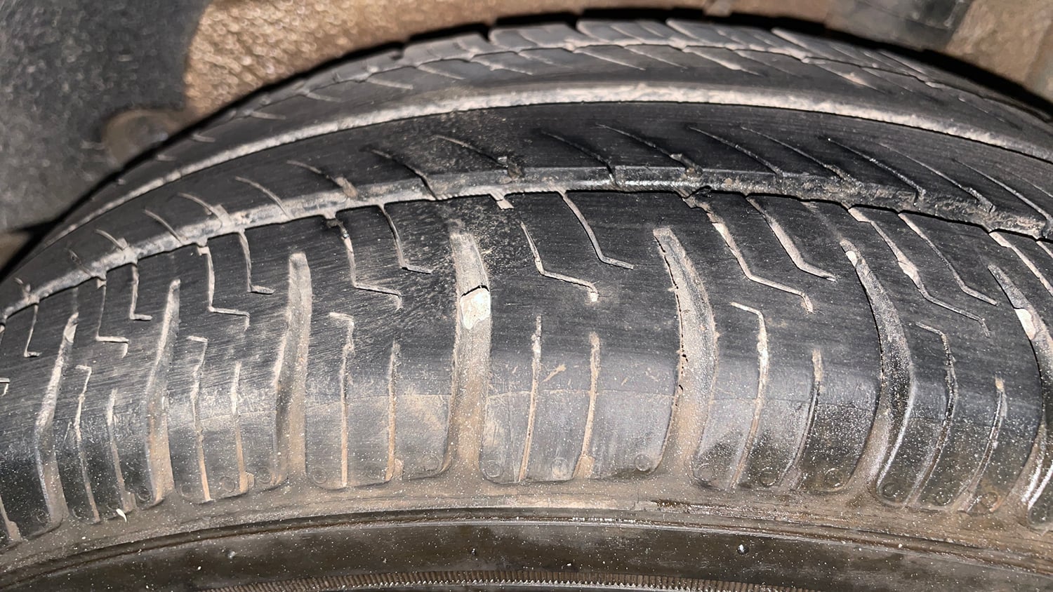 Used 2015 Tata Zest XM Petrol Petrol Manual tyres LEFT REAR TYRE TREAD VIEW