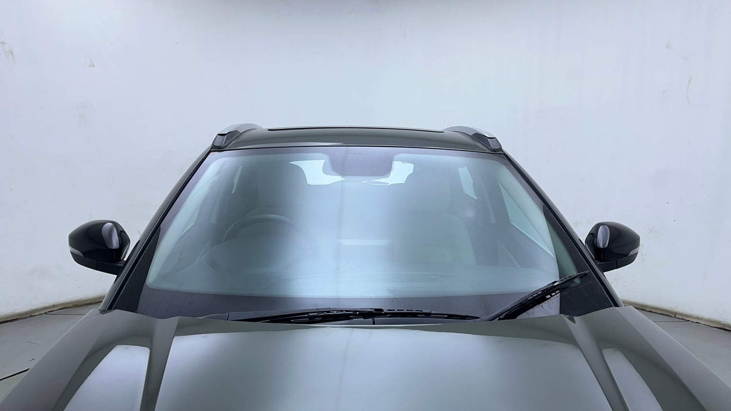 Used 2022 Tata Nexon XZ Plus (Premium) Petrol Manual exterior FRONT WINDSHIELD VIEW