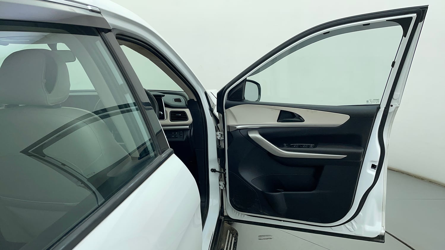 Used 2022 Mahindra XUV700 AX 3 Petrol MT 5 STR Petrol Manual interior RIGHT FRONT DOOR OPEN VIEW