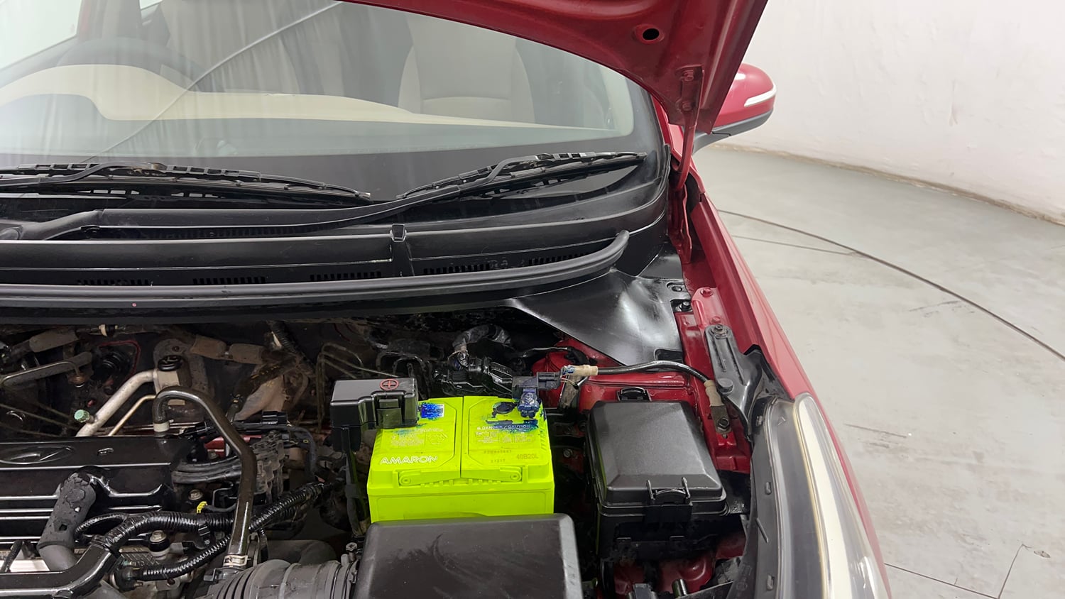 Used 2015 Hyundai Elite i20 Asta 1.2 Petrol Manual engine ENGINE LEFT SIDE HINGE & APRON VIEW