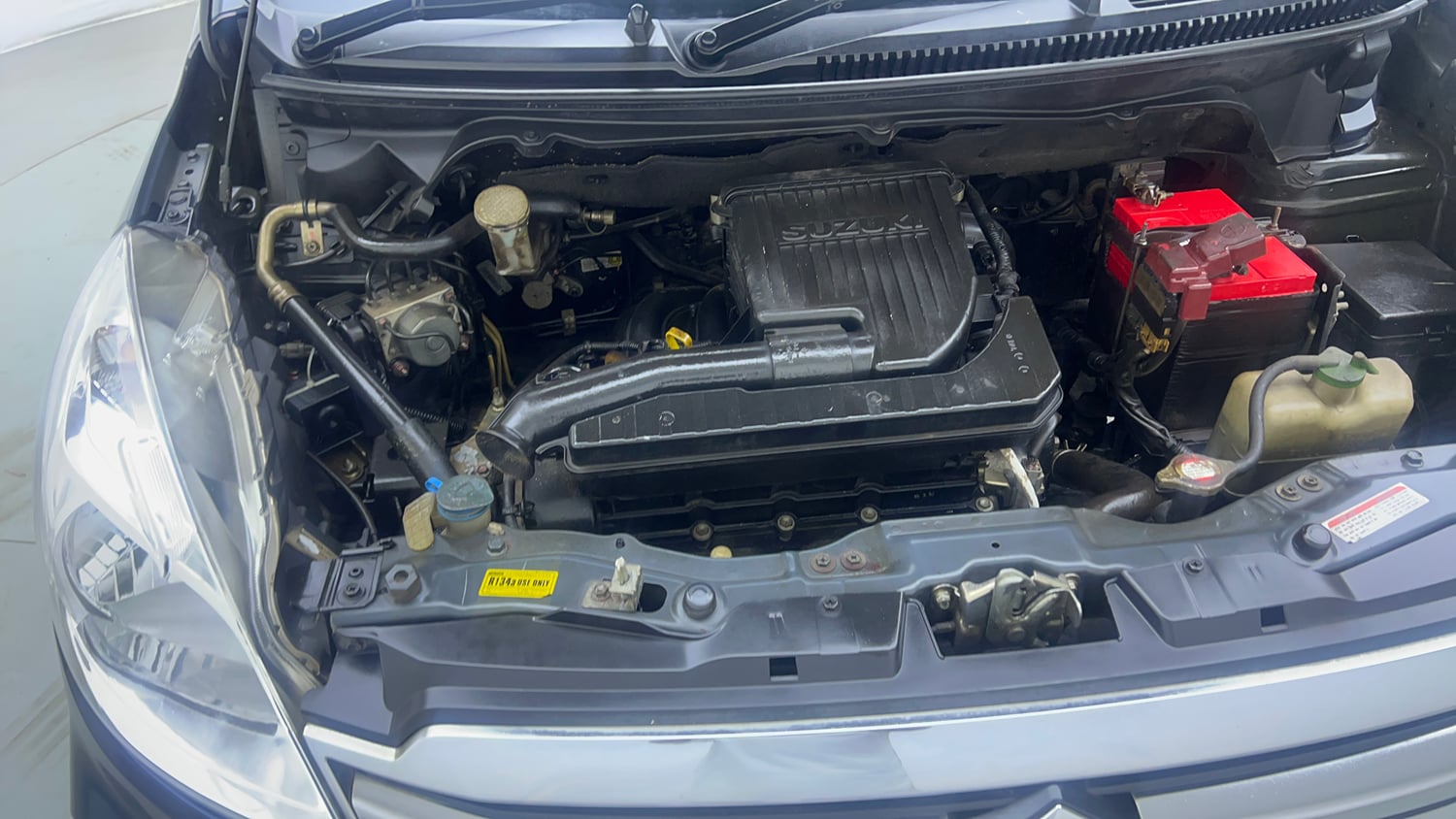 Used 2016 Maruti Suzuki Ertiga ZXI+ Petrol Manual engine ENGINE RIGHT SIDE VIEW