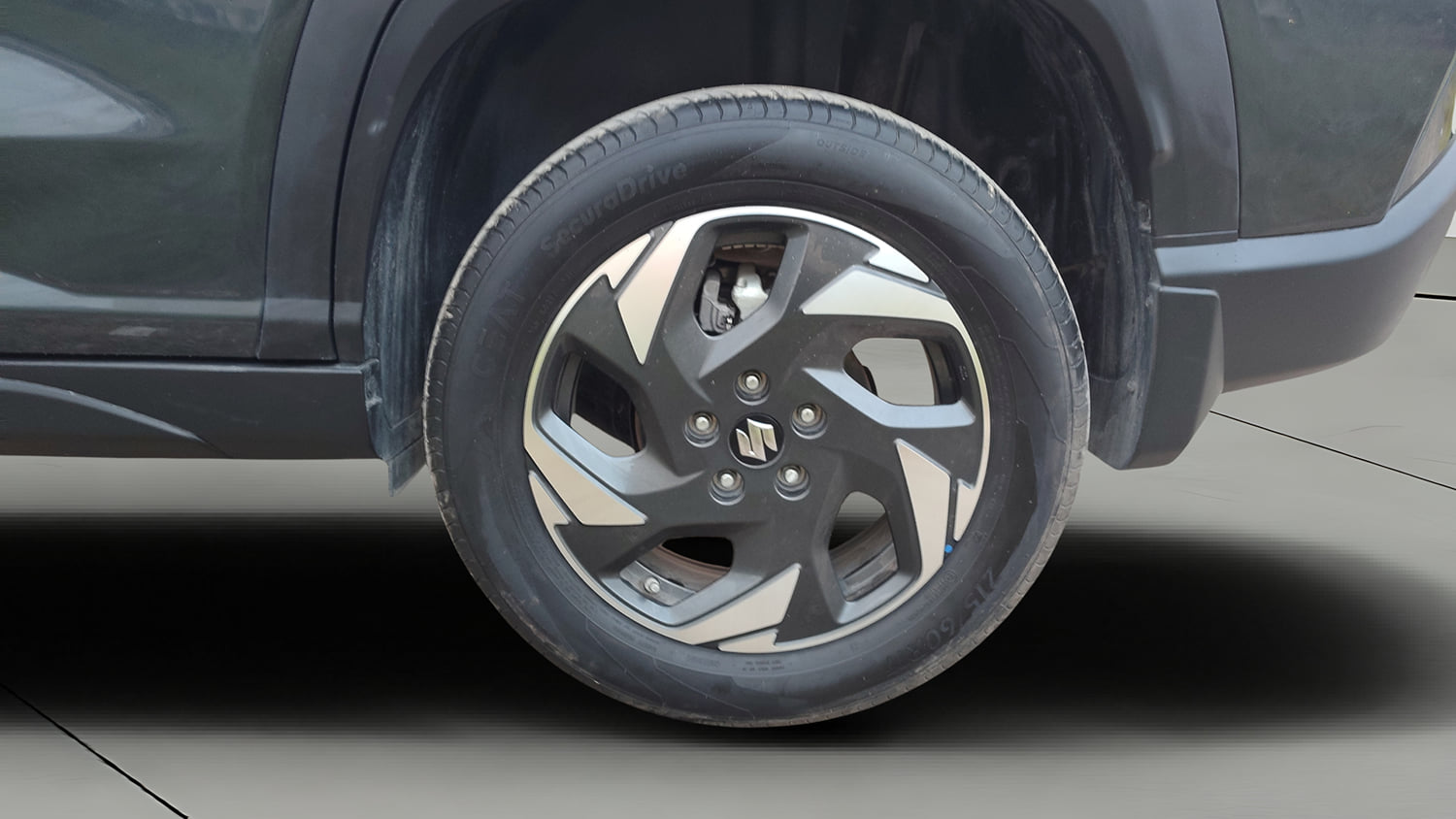 Used 2026 Maruti Suzuki Victoris ZXI+ (O) AT 2W (ADAS) Petrol Automatic tyres LEFT REAR TYRE RIM VIEW