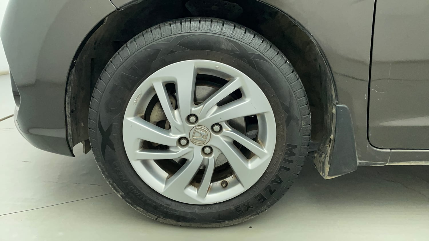 Used 2020 Honda Jazz ZX CVT Petrol Automatic tyres LEFT FRONT TYRE RIM VIEW