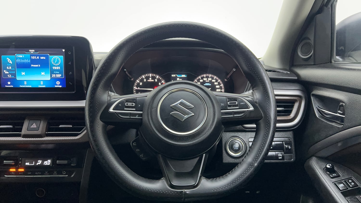 Used 2023 Maruti Suzuki Brezza ZXi Petrol Manual interior STEERING VIEW