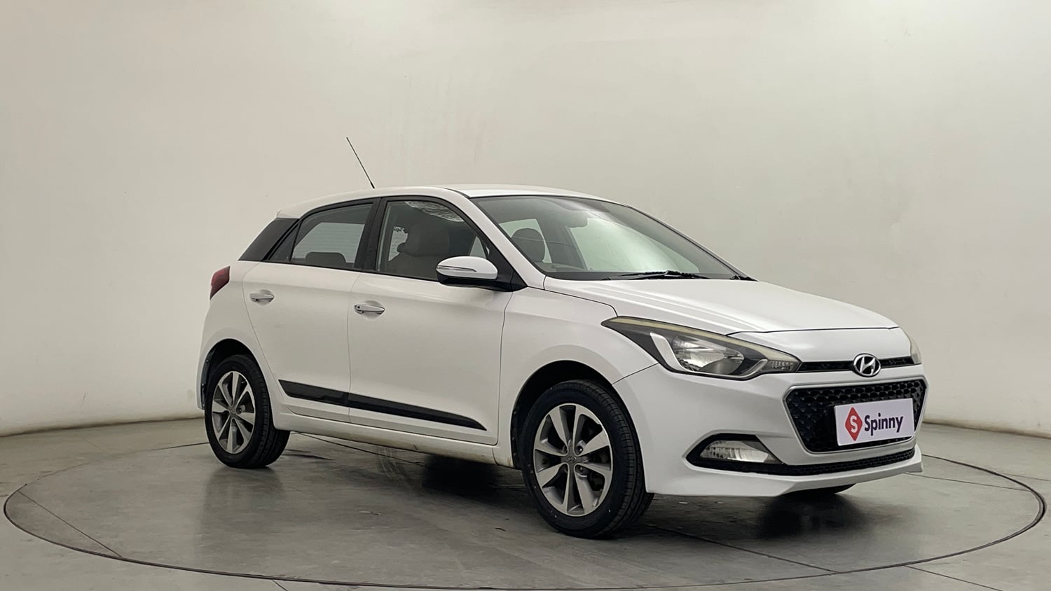 Used 2014 Hyundai Elite i20 Asta 1.2 Petrol Manual exterior RIGHT FRONT CORNER VIEW