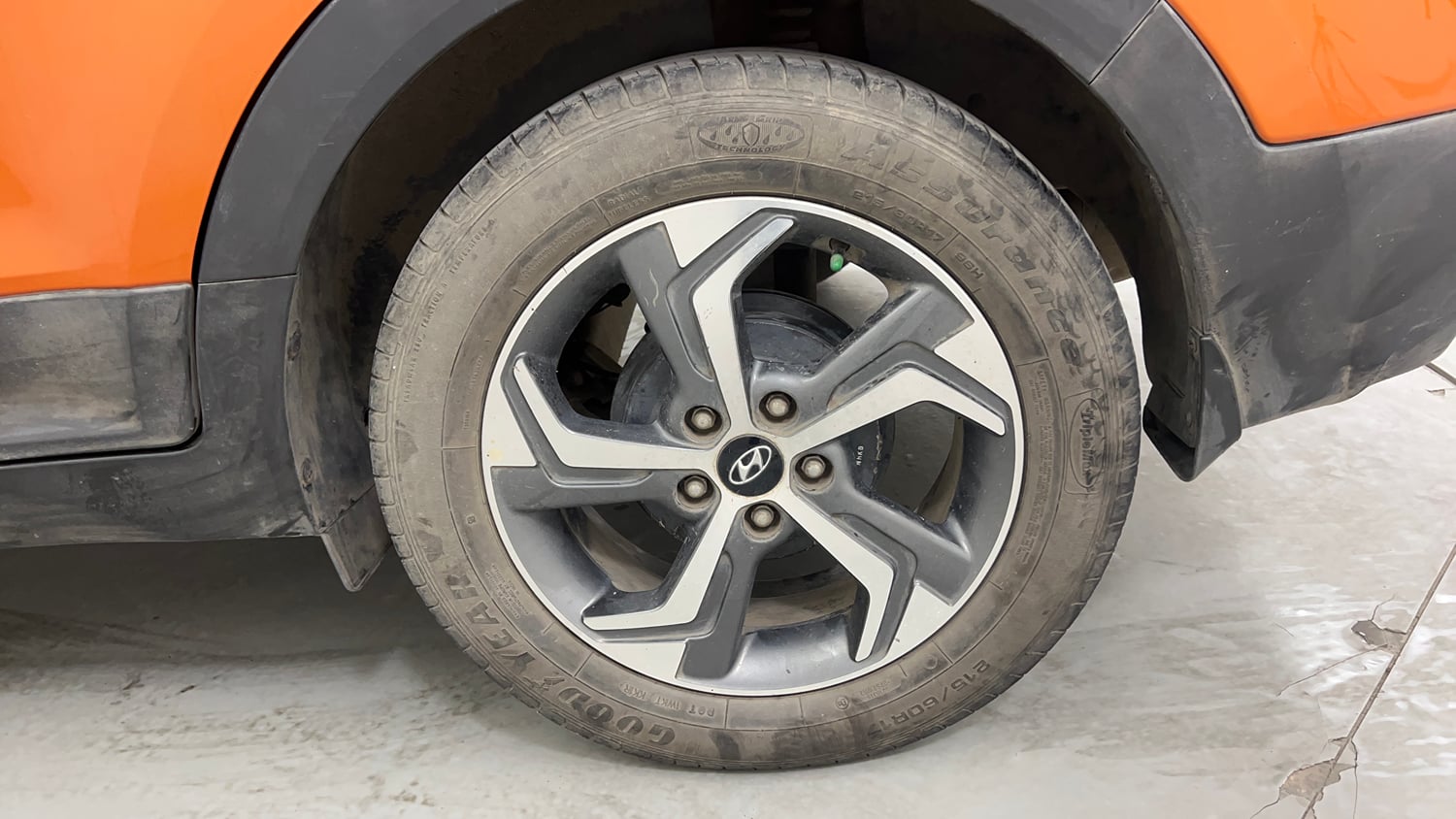 Used 2018 Hyundai Creta SX 1.6 AT Petrol Petrol Automatic tyres LEFT REAR TYRE RIM VIEW