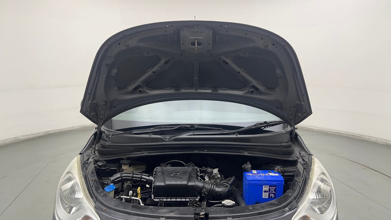 Used 2014 Hyundai i10 Magna 1.1 iRDE2 Petrol Manual engine ENGINE & BONNET OPEN FRONT VIEW
