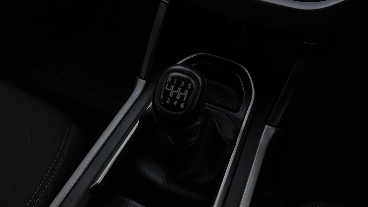 Used 2022 Tata Harrier XT Diesel Manual interior GEAR  KNOB VIEW