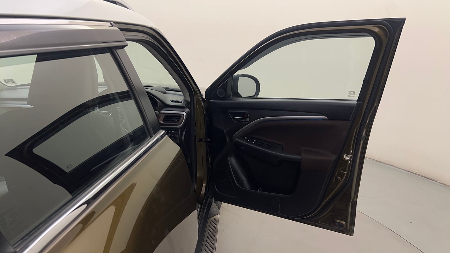 Used 2023 Maruti Suzuki Brezza Zxi Plus Dual Tone Petrol Manual interior RIGHT FRONT DOOR OPEN VIEW