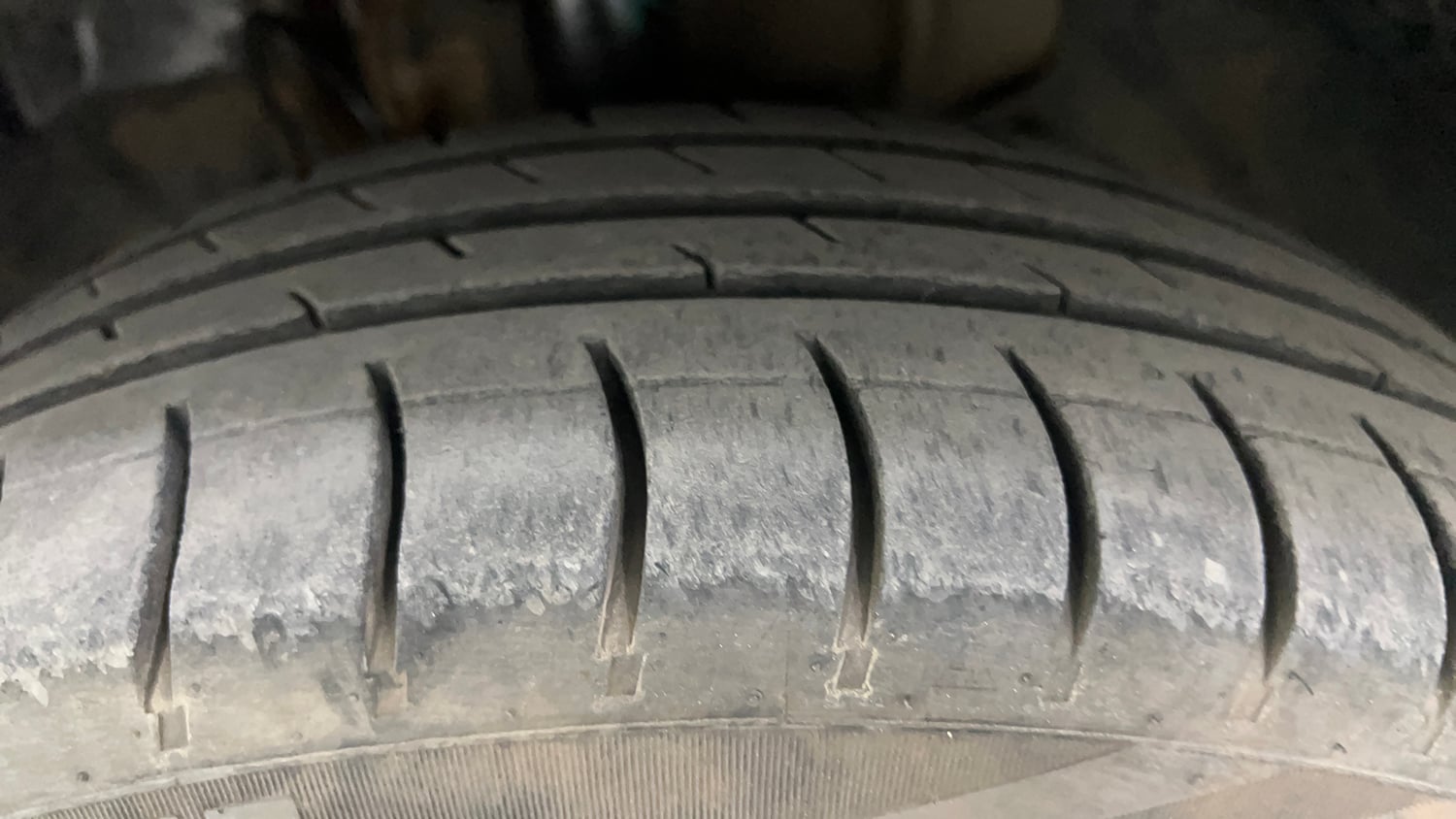 Used 2017 Tata Tiago Revotron XZ Petrol Manual tyres LEFT FRONT TYRE TREAD VIEW