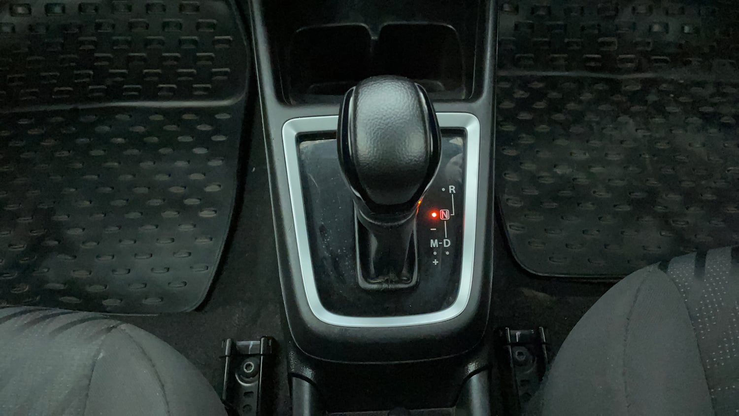 Used 2020 Maruti Suzuki Swift VXi AMT Petrol Automatic interior GEAR  KNOB VIEW
