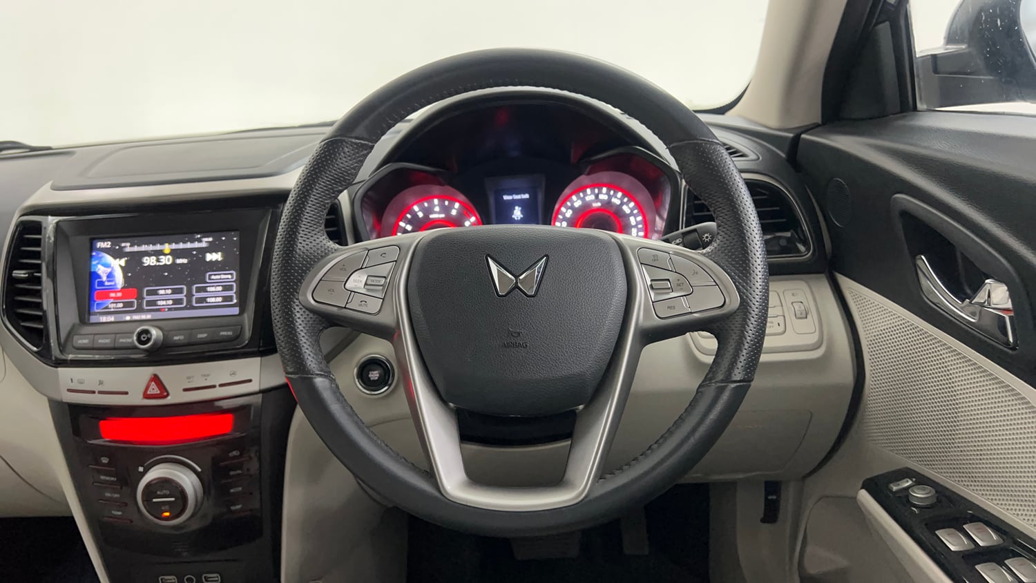Used 2023 Mahindra XUV 300 W8 (O) 1.2 Petrol AMT Petrol Automatic interior STEERING VIEW