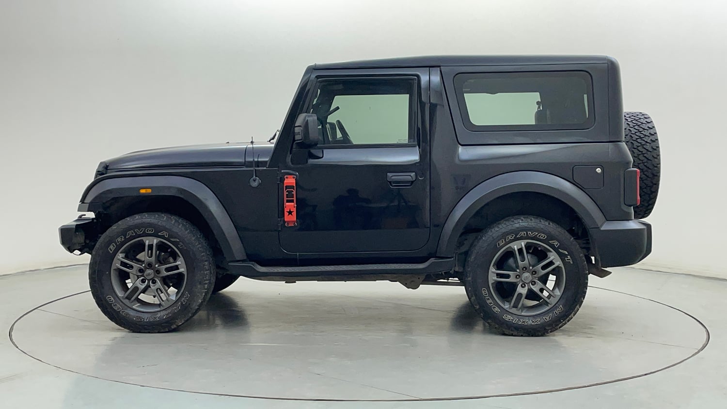 Used 2022 mahindra Thar LX Hard Top Petrol AT 4WD Petrol Automatic exterior LEFT SIDE VIEW