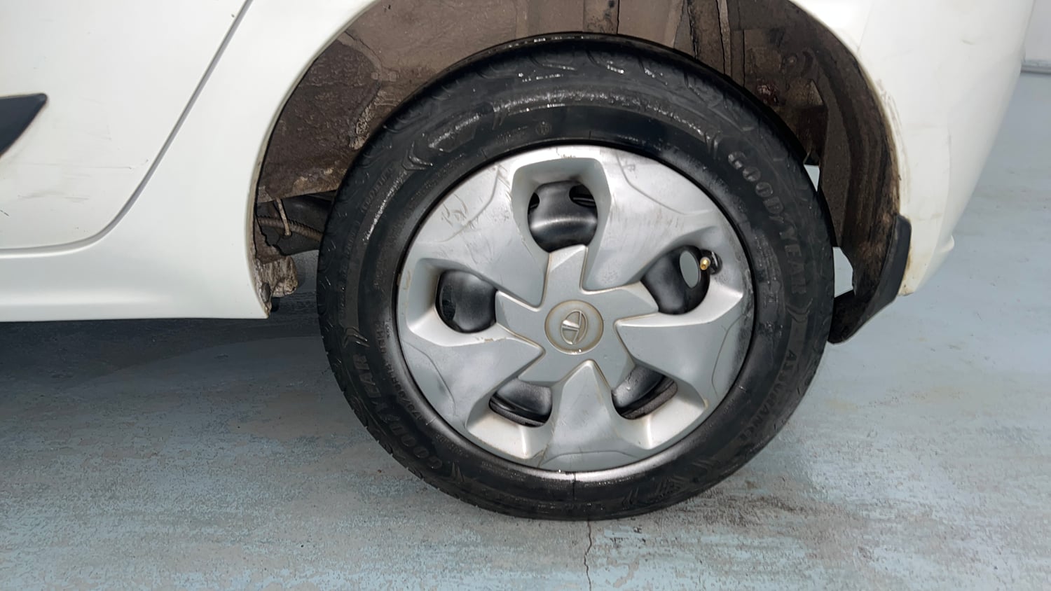 Used 2022 Tata Tiago XT CNG Cng Manual tyres LEFT REAR TYRE RIM VIEW