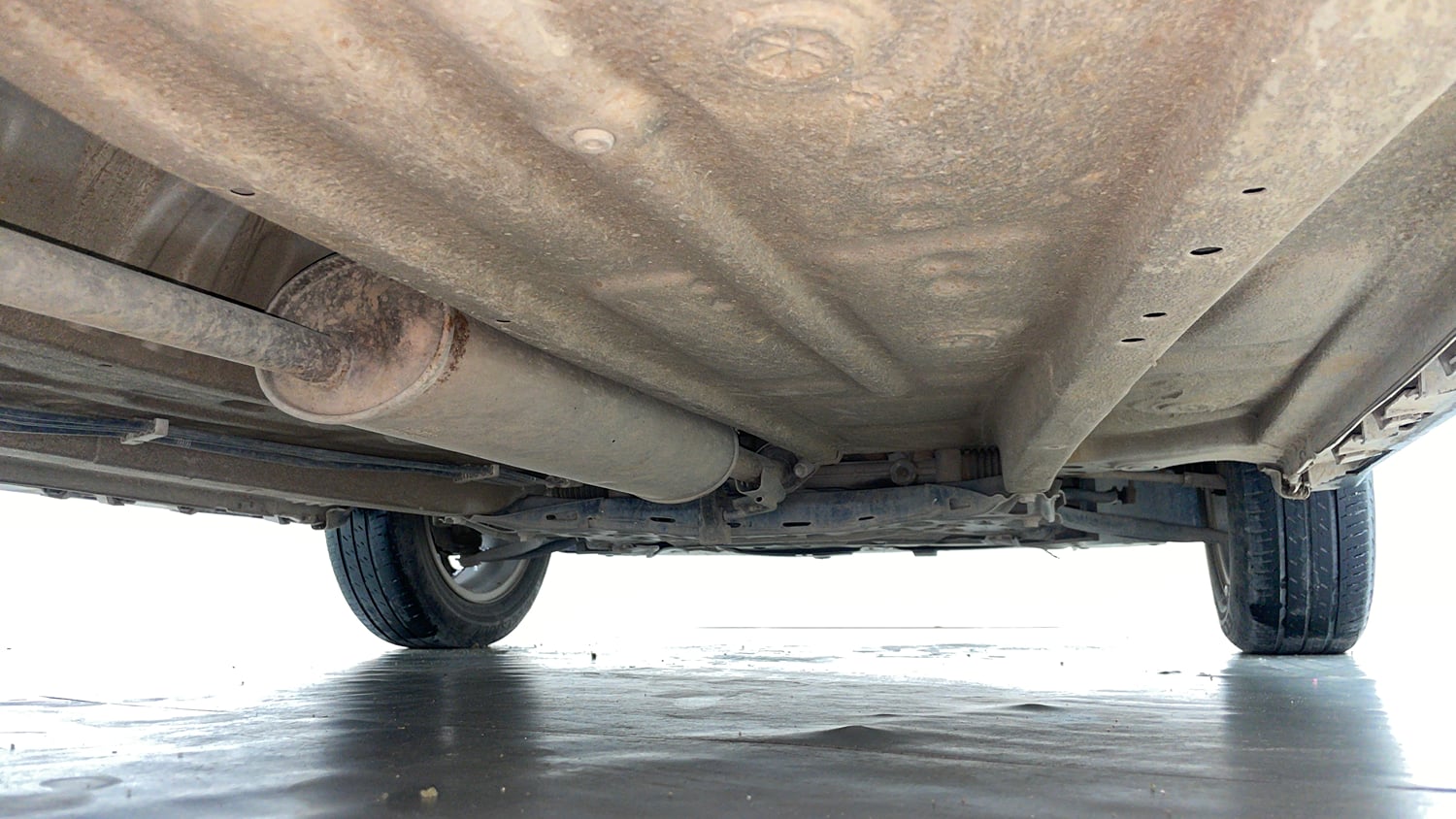 Used 2022 Maruti Suzuki Ignis Zeta 1.2 MT Petrol Manual extra REAR RIGHT UNDERBODY VIEW
