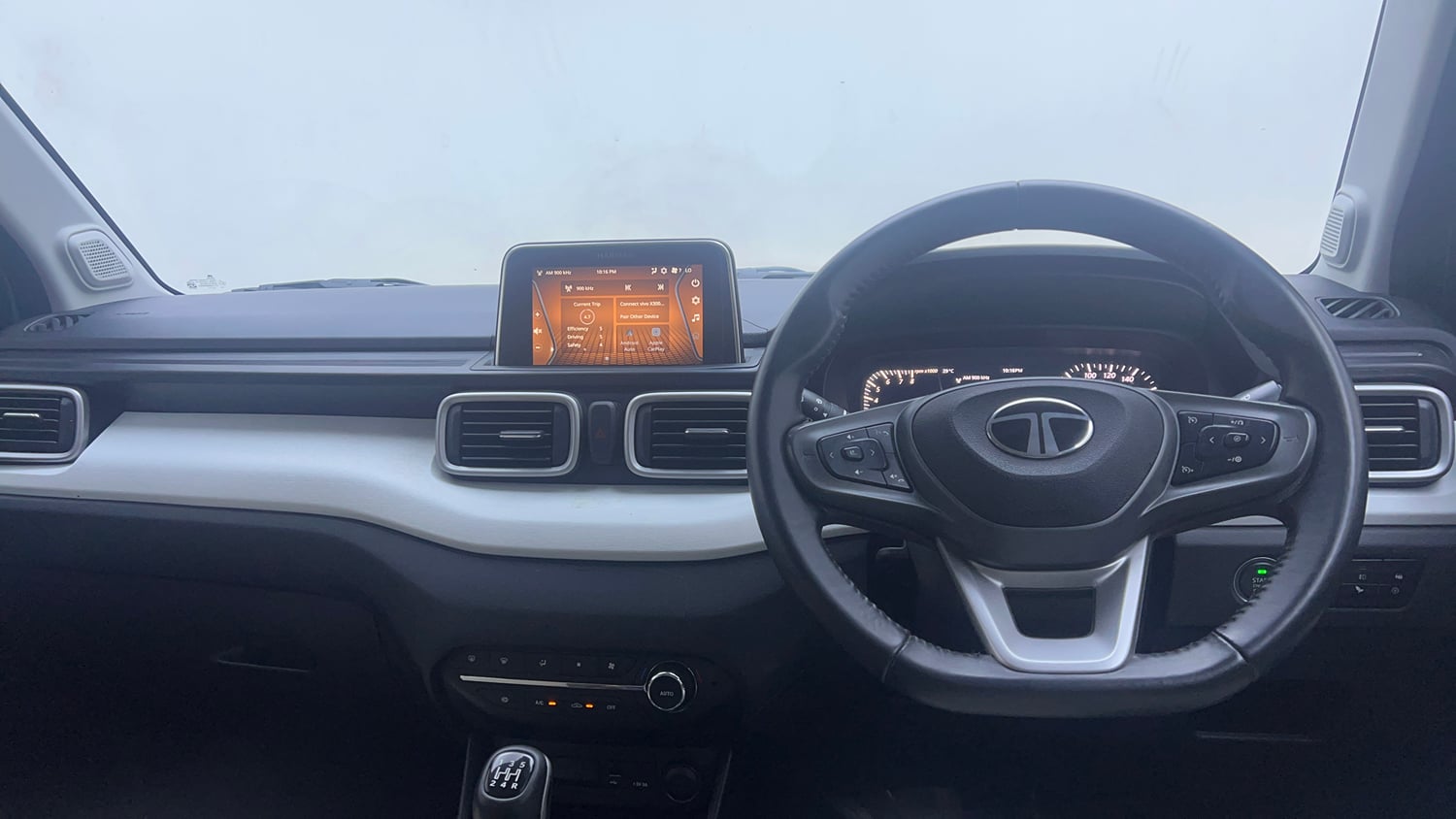 Used 2024 Tata Punch Creative Dual Tone MT Sunroof Petrol Manual interior DASHBOARD VIEW
