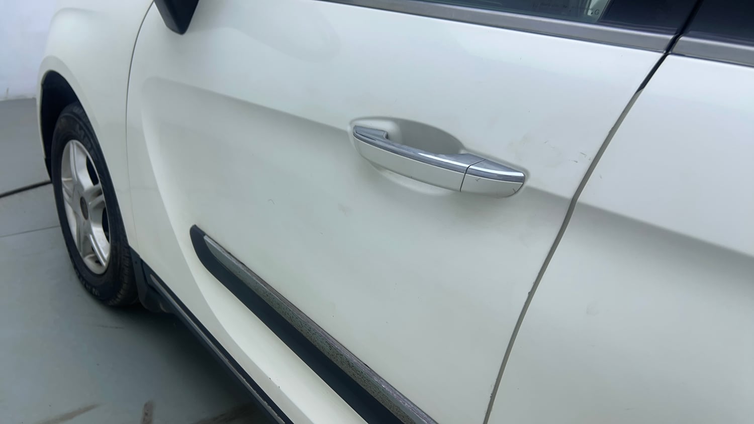 Used 2019 Mahindra Marazzo M6 7 STR Diesel Manual dents MINOR SCRATCH