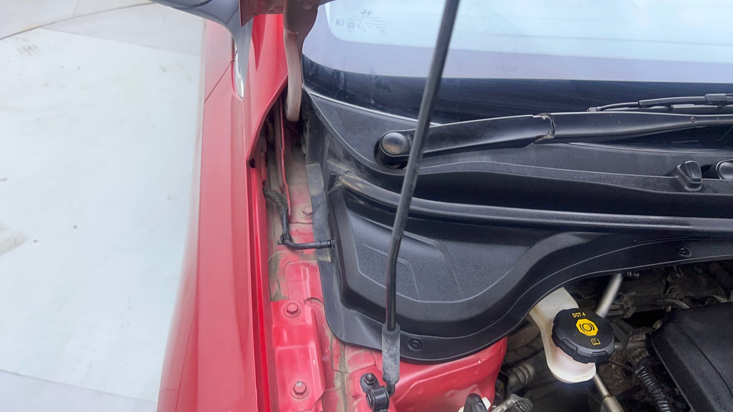 Used 2021 Hyundai Verna SX (O) 1.0 Turbo DCT Petrol Automatic engine ENGINE RIGHT SIDE HINGE & APRON VIEW