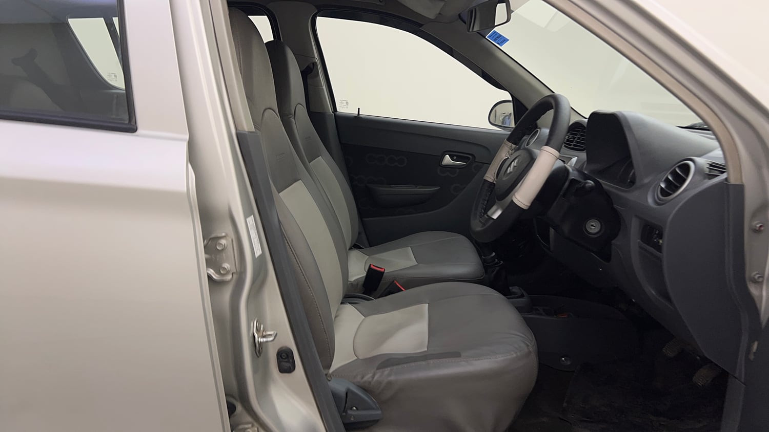 Used 2014 Maruti Suzuki Alto 800 Lxi Petrol Manual interior RIGHT SIDE FRONT DOOR CABIN VIEW