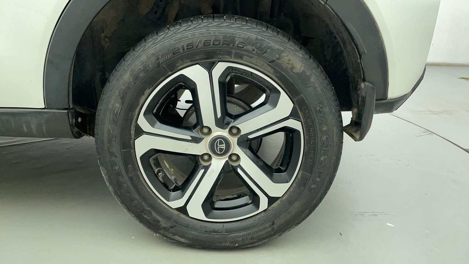Used 2021 Tata Nexon XZA Plus Diesel Diesel Automatic tyres LEFT REAR TYRE RIM VIEW