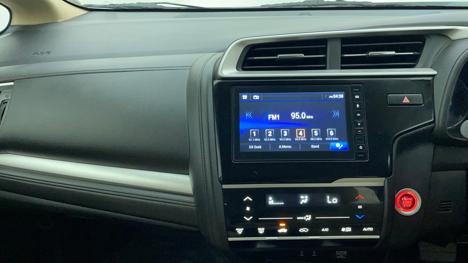 Used 2020 Honda Jazz ZX CVT Petrol Automatic interior MUSIC SYSTEM & AC CONTROL VIEW