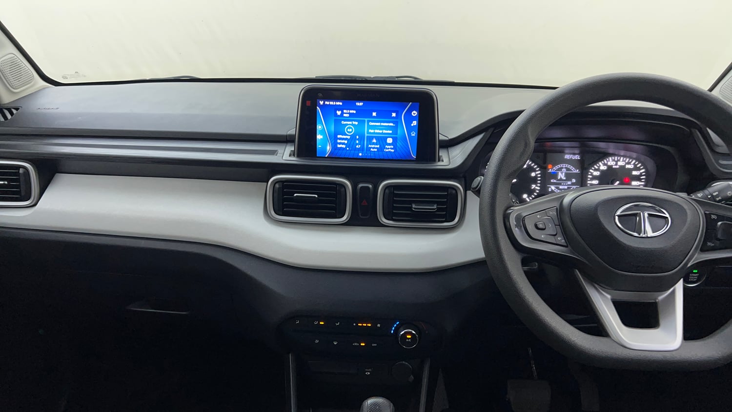 Used 2022 Tata Punch Accomplished AMT Petrol Automatic interior MUSIC SYSTEM & AC CONTROL VIEW