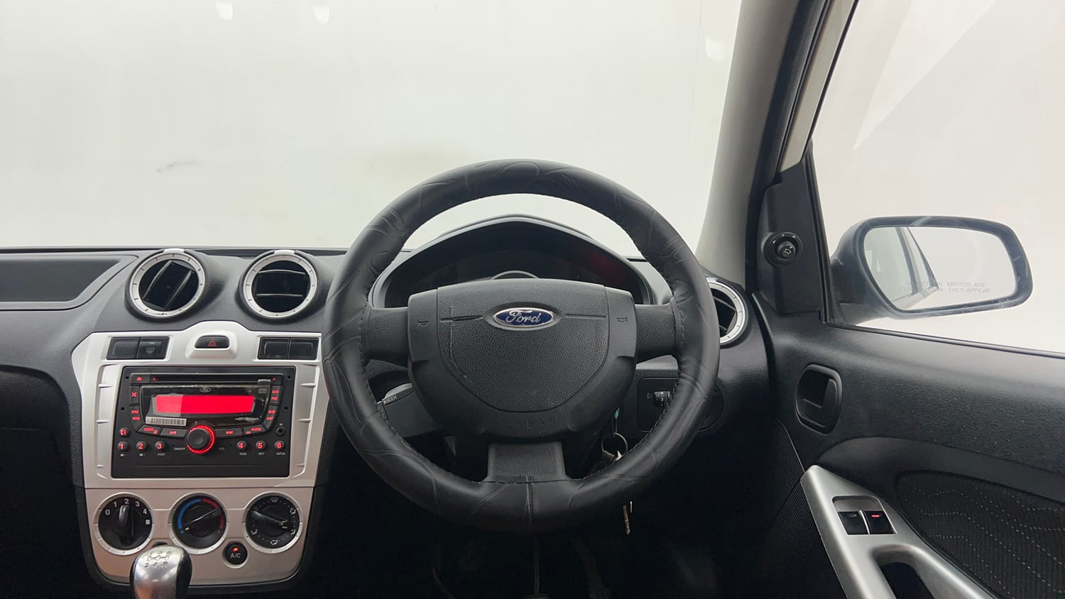 Used 2014 Ford Figo Duratec Petrol ZXI 1.2 Petrol Manual interior STEERING VIEW