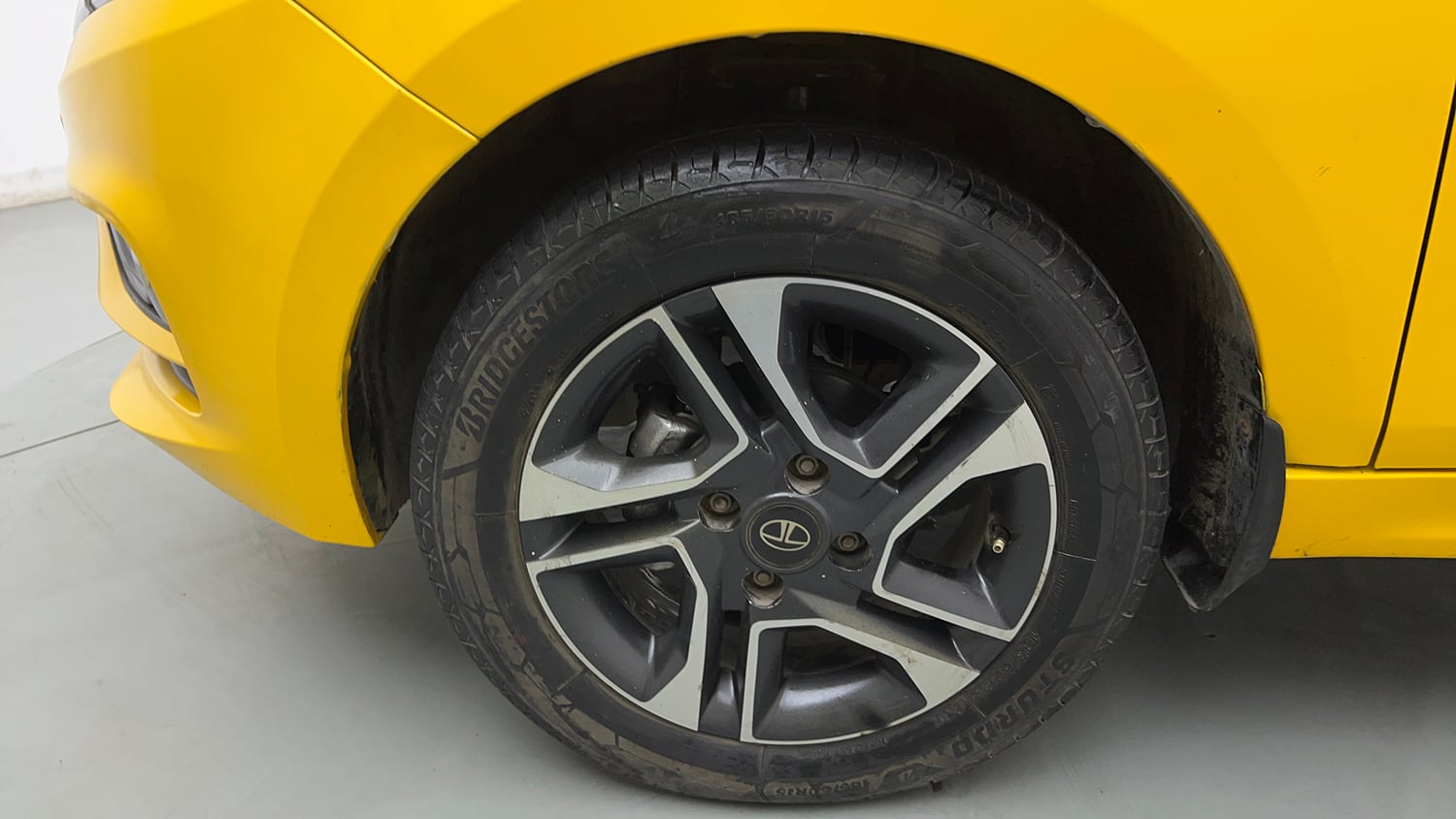 Used 2020 Tata Tiago XZ Plus Petrol Manual tyres LEFT FRONT TYRE RIM VIEW