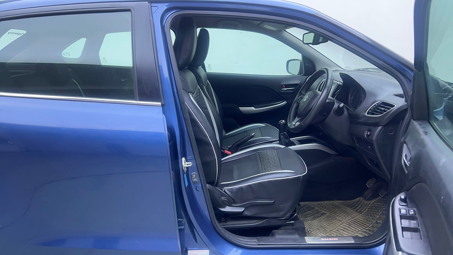 Used 2018 Maruti Suzuki Baleno Alpha 1.2 Petrol Manual interior RIGHT SIDE FRONT DOOR CABIN VIEW