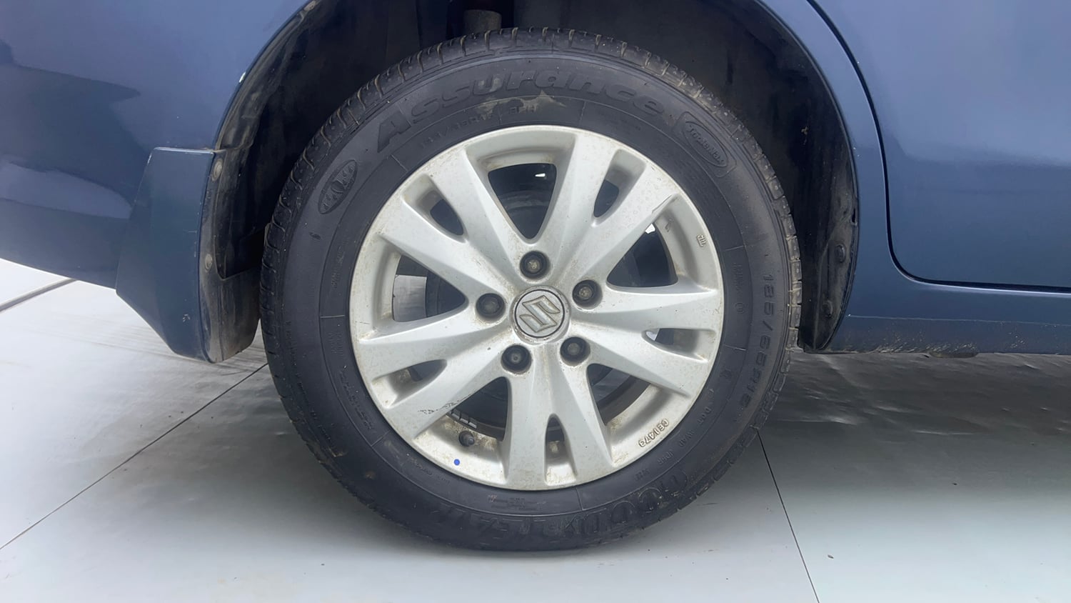 Used 2016 Maruti Suzuki Ertiga ZXI+ Petrol Manual tyres RIGHT REAR TYRE RIM VIEW