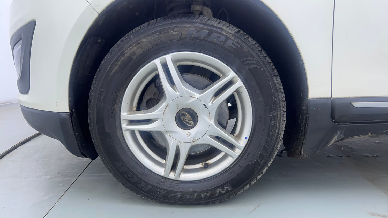 Used 2019 Mahindra Marazzo M6 7 STR Diesel Manual tyres LEFT FRONT TYRE RIM VIEW