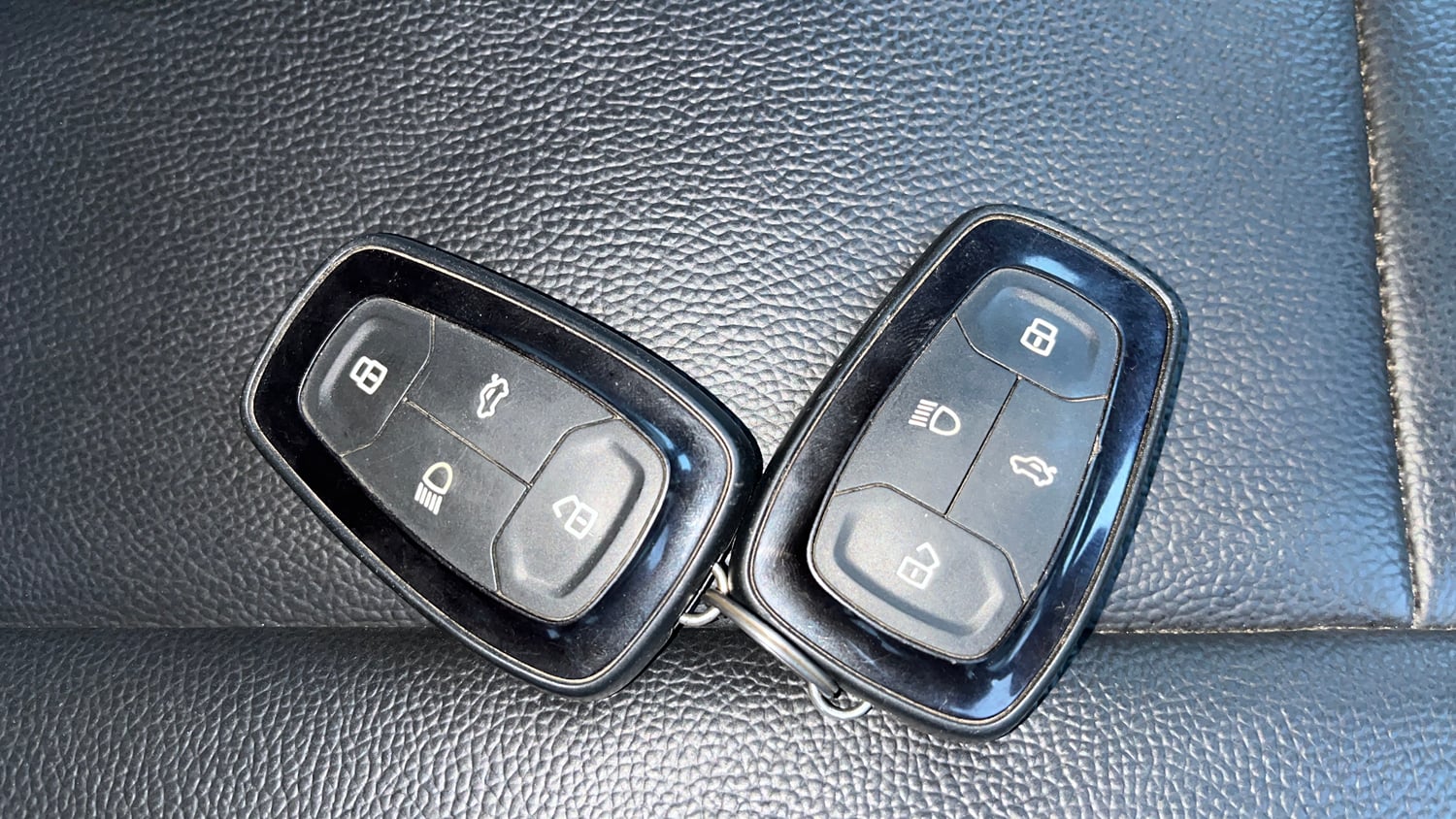 Used 2020 Tata Nexon XZA Plus (O) Dual Tone Petrol Automatic extra CAR KEY VIEW